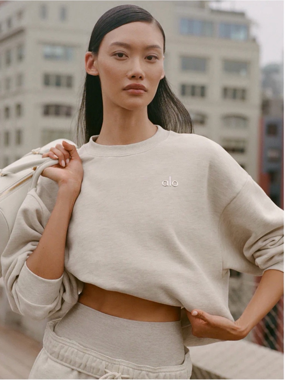ALO Yoga Cream Cropped Sweatshirt